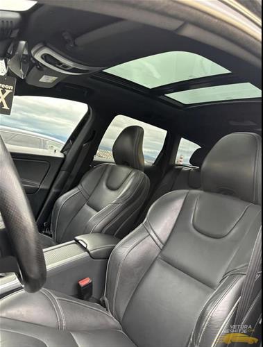 Volvo XC-60  R-Design 2016 Full Opsione