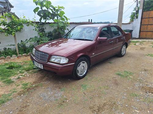 Shitet Mercedesi C180