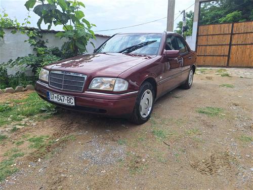 Shitet Mercedesi C180