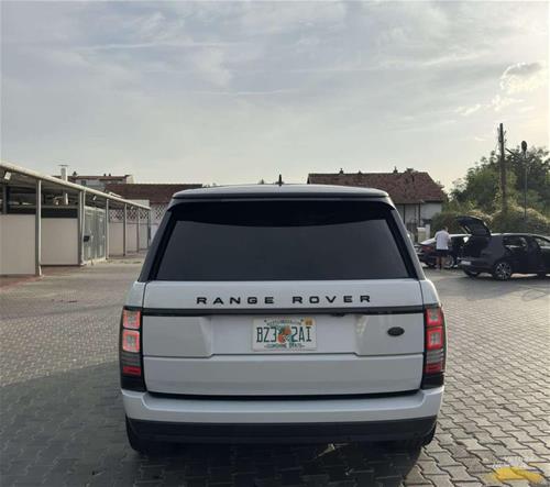 SHES RANGE ROVER