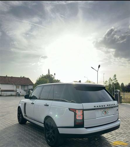 SHES RANGE ROVER