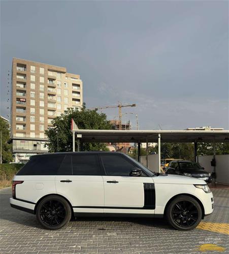 SHES RANGE ROVER