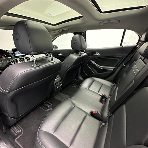 SHITET Mercedes GLA 200d 4 MATIC