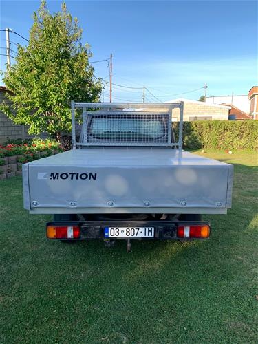 Shes volkswagen at5 transporter