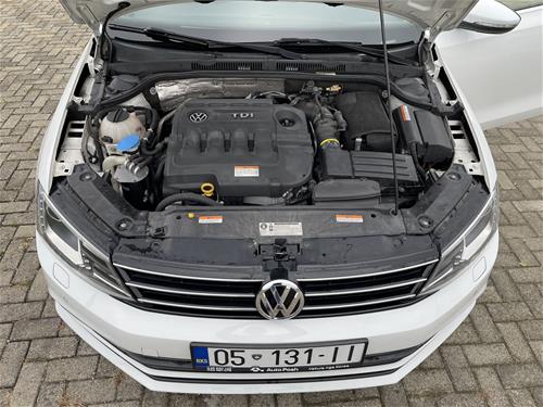 Volkswagen Jetta 2.0 TDI Premium Automatik BlueMotion – 150 Kuaj Fuqi
