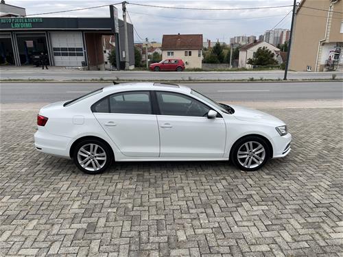 Volkswagen Jetta 2.0 TDI Premium Automatik BlueMotion – 150 Kuaj Fuqi