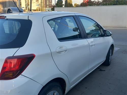 Shitet Toyota Yaris 1.0 Benzinë, viti 2016