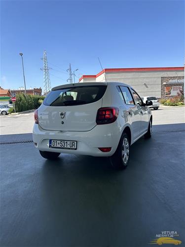 Shes veturen Dacia Sandero 2017