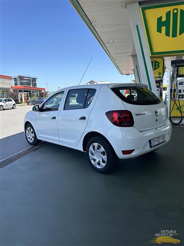 Shes veturen Dacia Sandero 2017