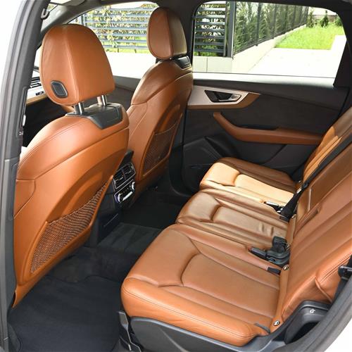 shes veturen audi Q7