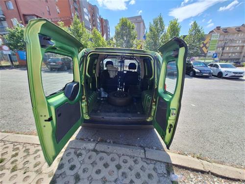 Shes veturen fiat fiorino 1.4 benzine.