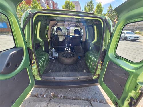 Shes veturen fiat fiorino 1.4 benzine.