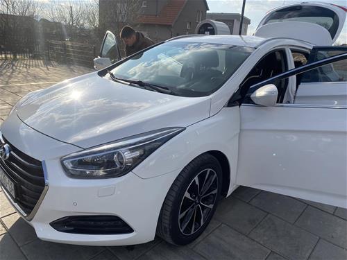 Shes veture hyundai i40