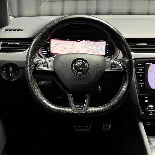 SKODA OCTAVIA VRS 2.0TDI 4x4 - DIGITAL COCKPIT LIGHT AMBIENT - INTELIGENT LIGHT’S SYSTEM