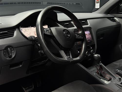 SKODA OCTAVIA VRS 2.0TDI 4x4 - DIGITAL COCKPIT LIGHT AMBIENT - INTELIGENT LIGHT’S SYSTEM