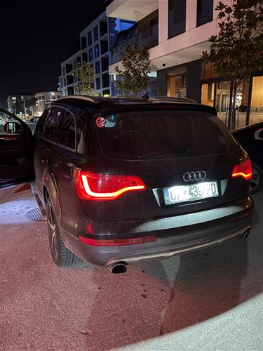 Shes veturen Audi Q7