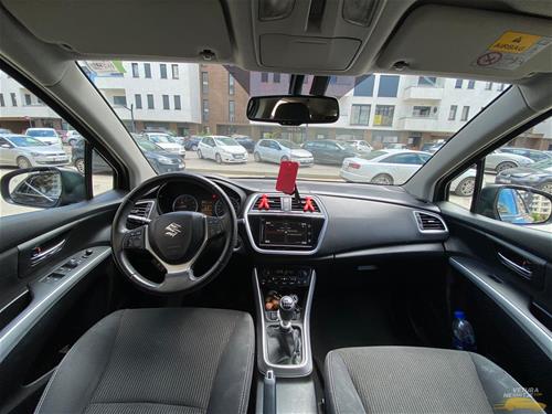 SHITET: SUZUKI S-CROSS SX4