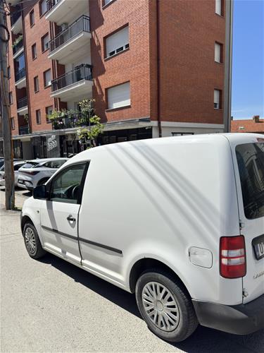 Shitet Volkswagen Caddy 1.6 Dizel, viti 2012