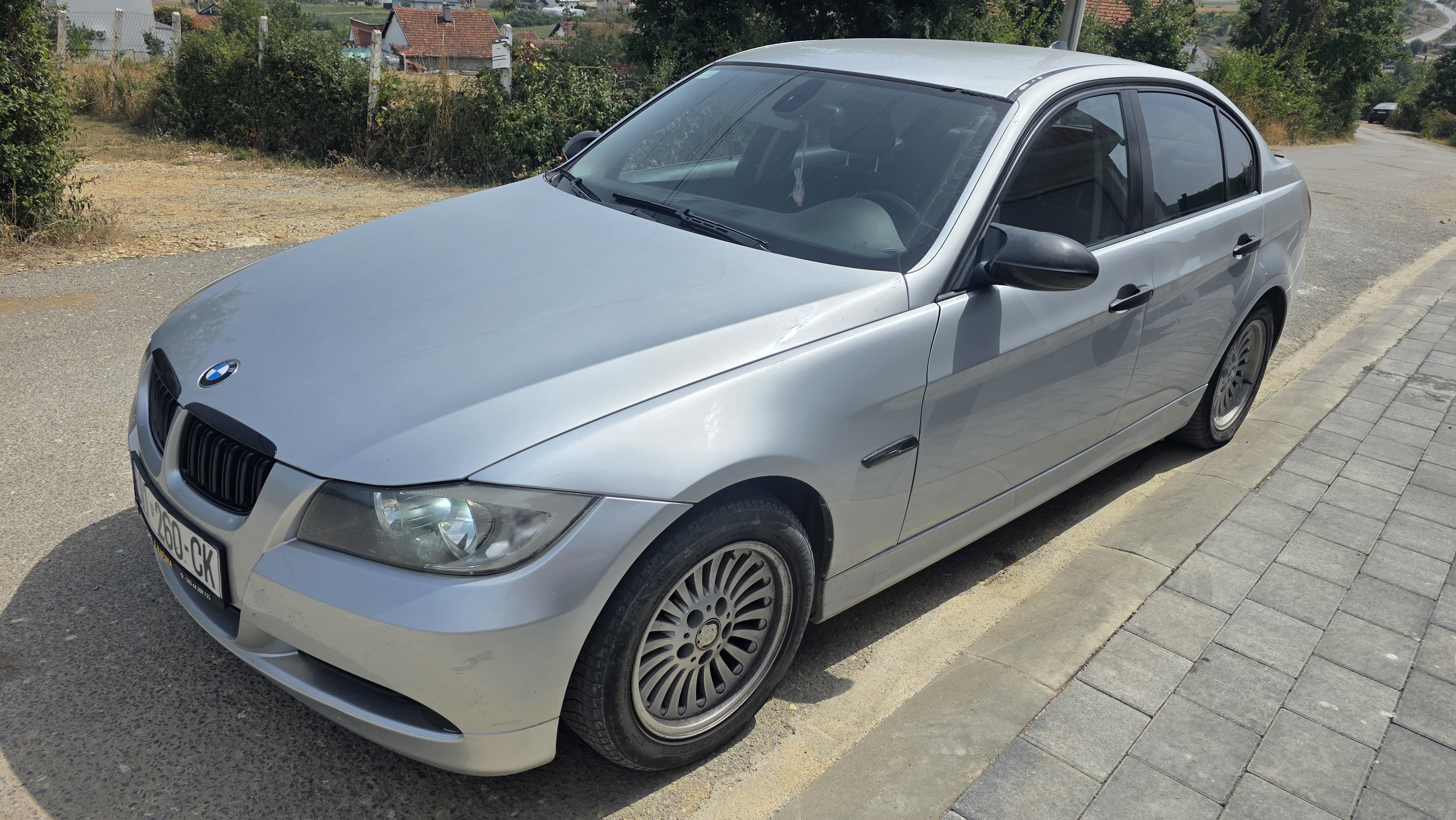 Shitet: BMW E90 318d (Viti 2006)
