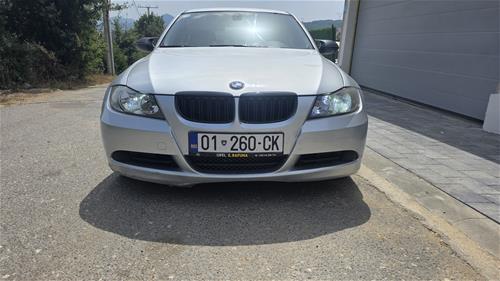 Shitet: BMW E90 318d (Viti 2006)