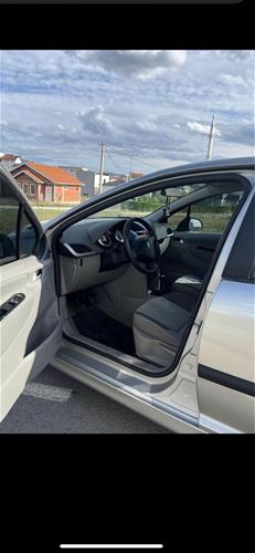 Shitet Peugeot 207