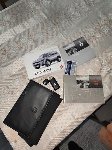 Shes Mitsubishi Outlander