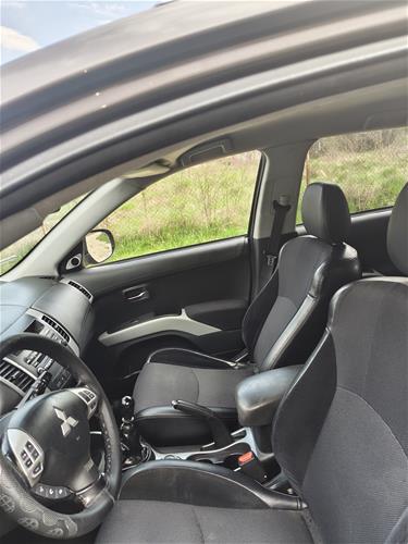 Shes Mitsubishi Outlander