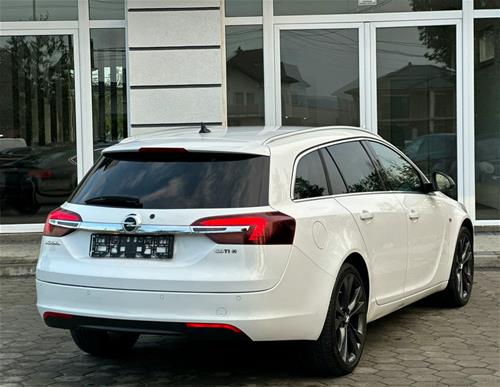 OPEL INSIGNIA 2.0CDTI AUTOMATIK 4X4 RKS 2015