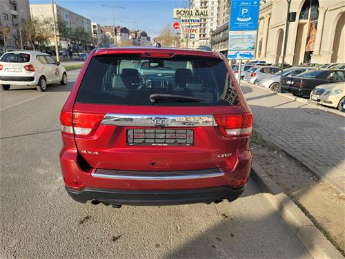 Shitet vetura Jeep Grand Cherokee