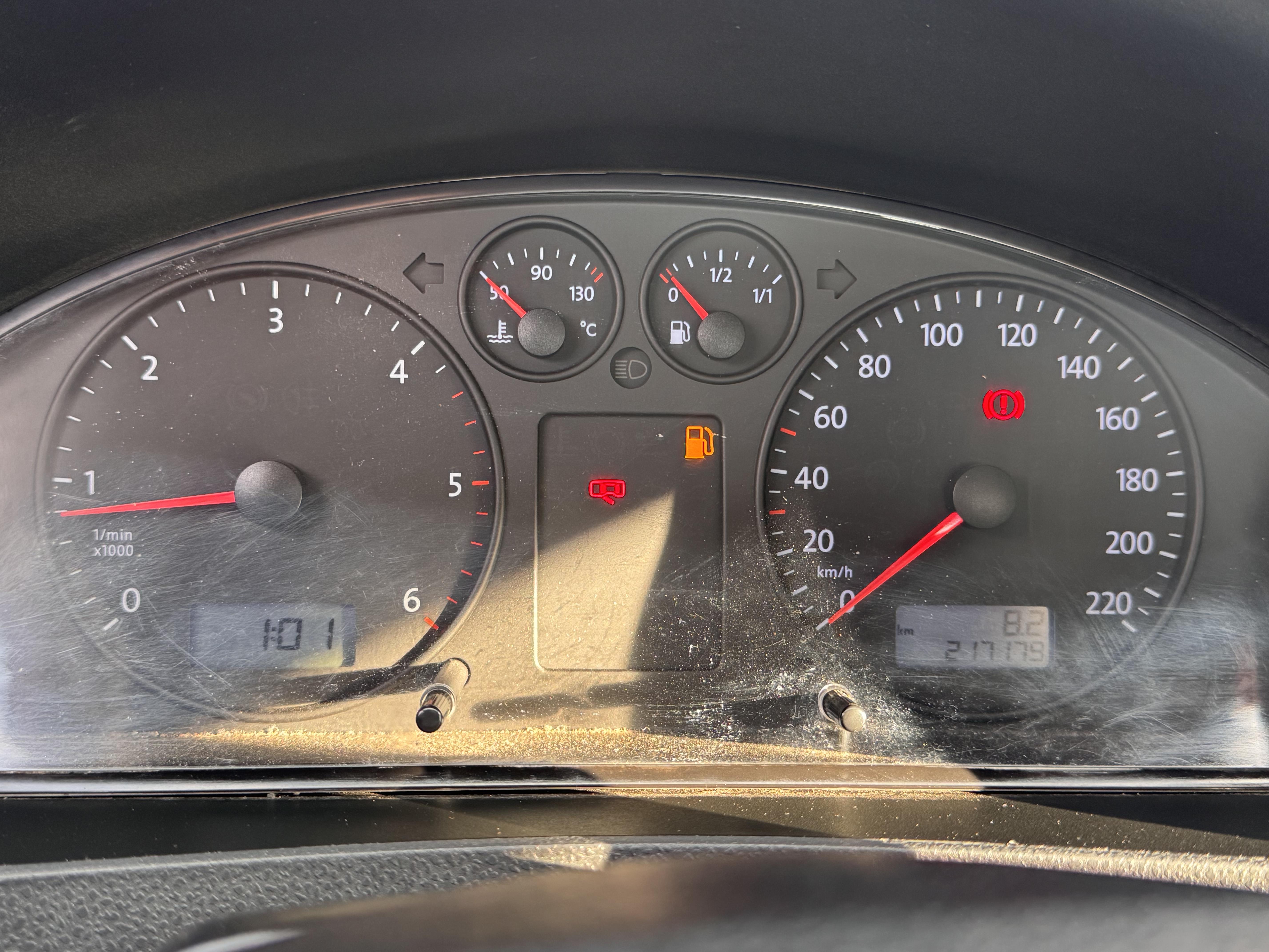 VW T5-4x4- 2008- 2.5 motorri.