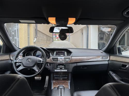 Mercedes Benz E class 200