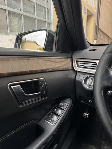Mercedes Benz E class 200