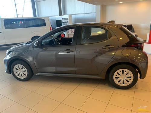 Shitet vetura Toyota Yaris Stella