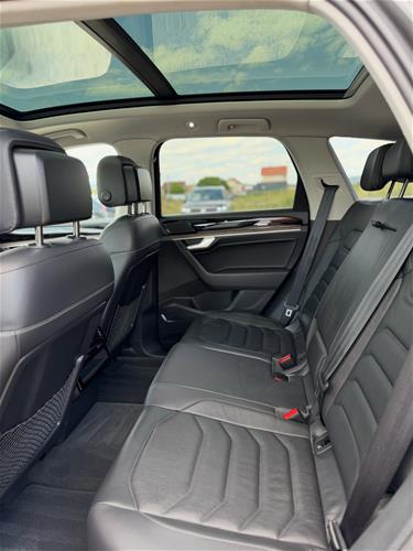 VW TOUAREG Elegance - 4Motion | Viti 2025