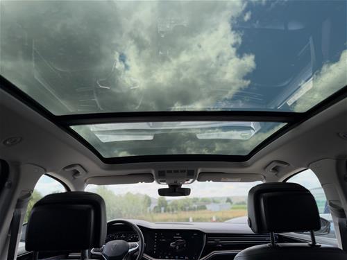 VW TOUAREG Elegance - 4Motion | Viti 2025