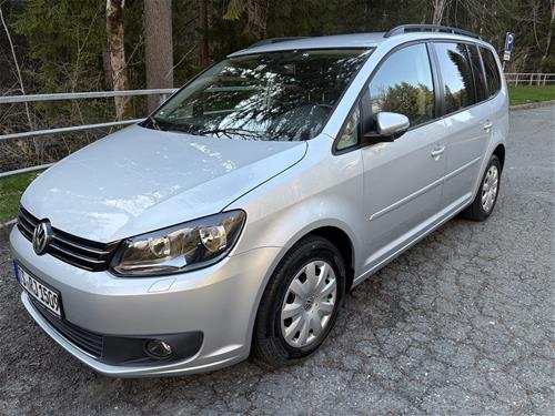 Shitet Volkswagen Touran 1.6 TDI, 105 PS, viti 2014, me 7 ulëse, manual 6-shpejtësi.