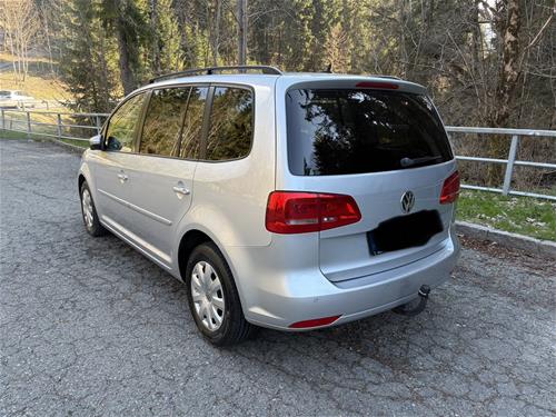Shitet Volkswagen Touran 1.6 TDI, 105 PS, viti 2014, me 7 ulëse, manual 6-shpejtësi.