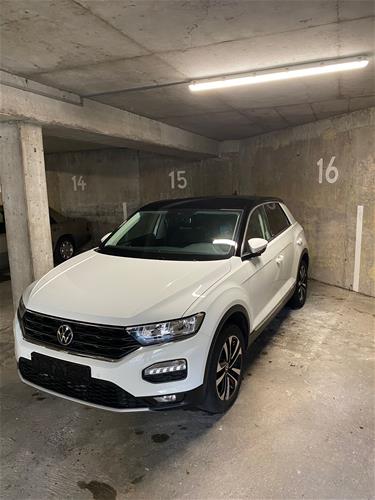 Shes veturen VW Model T-Roc