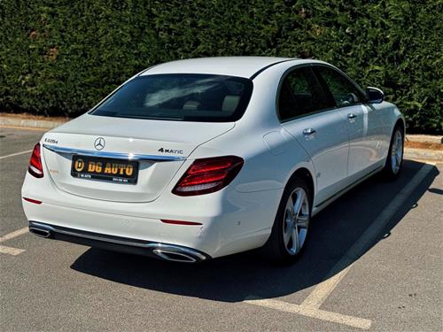 Mercedes Benz E-class 220 Avantgarde BlueTec