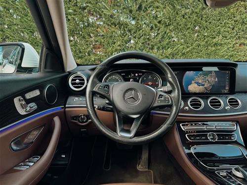 Mercedes Benz E-class 220 Avantgarde BlueTec