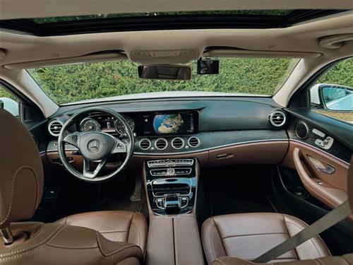 Mercedes Benz E-class 220 Avantgarde BlueTec