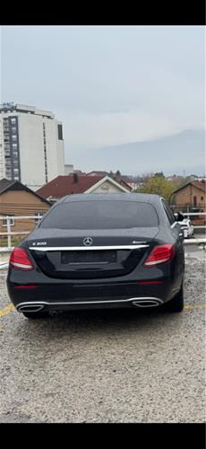 Shes veturen Mercedes Benz 2019 E-220 4-matic