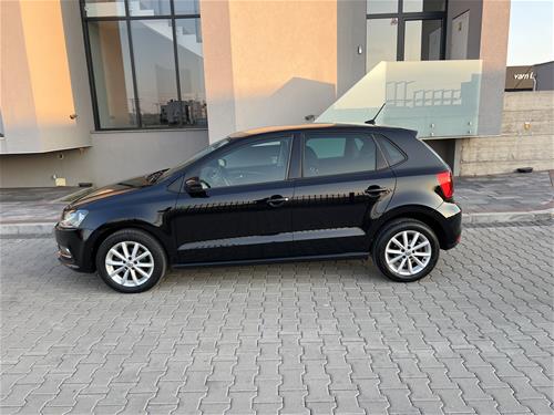 VW POLO HIGH LINE 2015