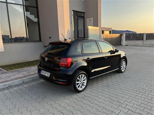 VW POLO HIGH LINE 2015