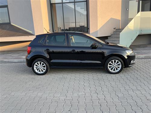 VW POLO HIGH LINE 2015