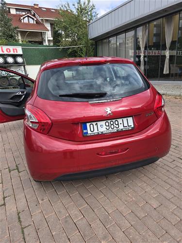 Shitet Peugeot 208 1.4 viti 2013