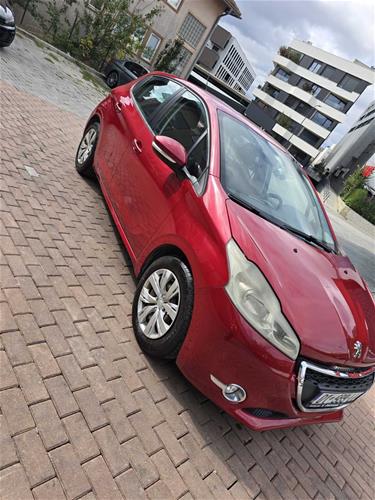 Shitet Peugeot 208 1.4 viti 2013
