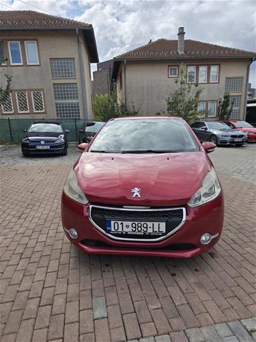 Shitet Peugeot 208 1.4 viti 2013