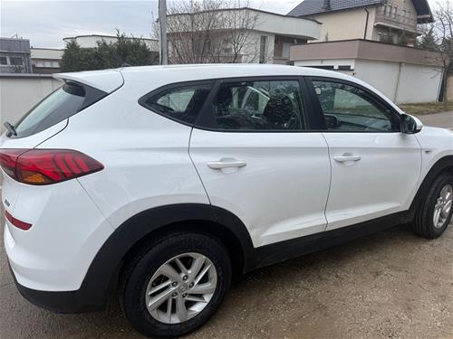 Shes veturen Hyundai Tucson
