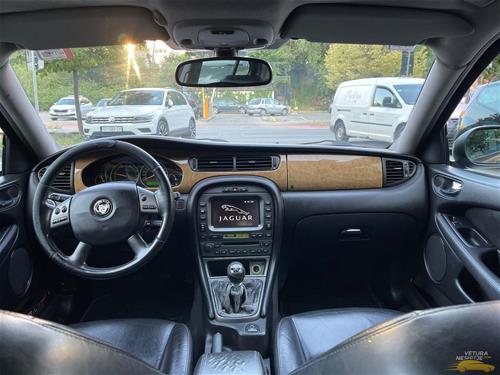 Shes veturen Jaguar x-type 2.2